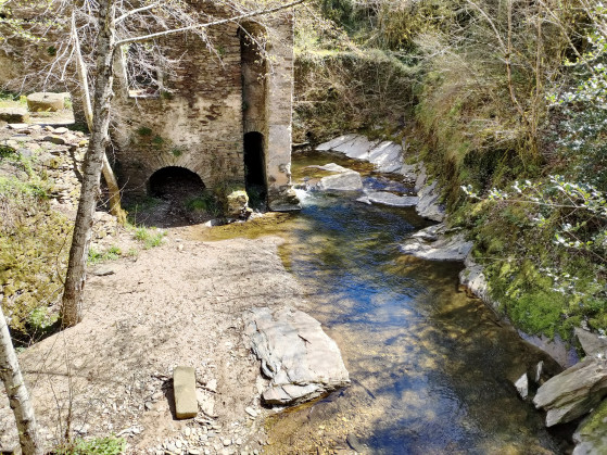 Le moulin au bord du Lezert