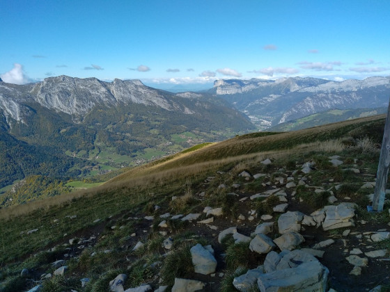 Le Parmelan au loin.