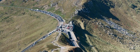 Le Pas de Peyrol depuis le sommet du Puy Mary