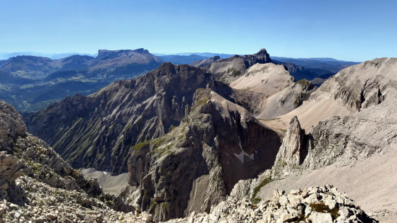 Le plateau de Bure et le Grand Ferrand depuis l\'Obiou