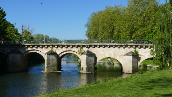 Le Pont aux Perches