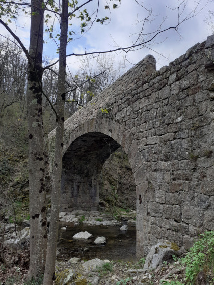 Le pont du Moulinaud ou pont de Saint-Pierre.