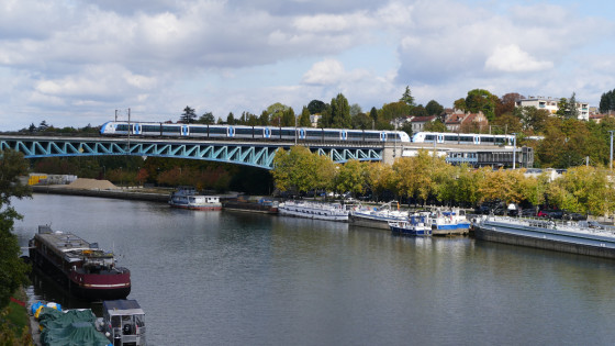 Le Pont ferroviaire Eiffel depuis le pont routier entre Andrésy et Conflans Ste Honorine
