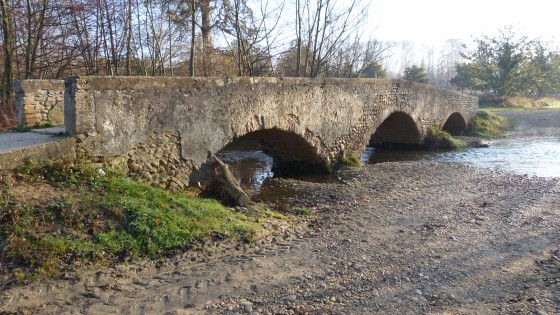 Le pont roman à Salaise