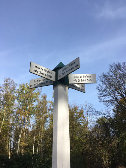 Le poteau du carrefour de Viarmes