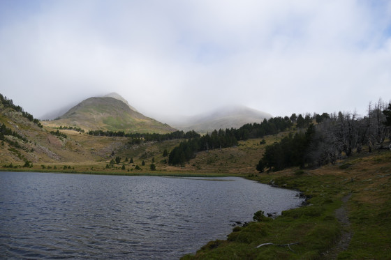 Le Puig Péric depuis l'étang de la Llosa