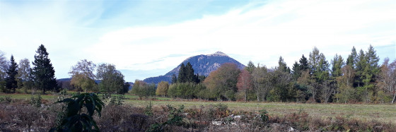 Le Puy de D&ocirc;me au loin
