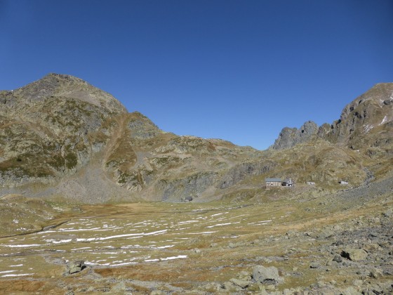 Le Refuge et le Col de la Pra