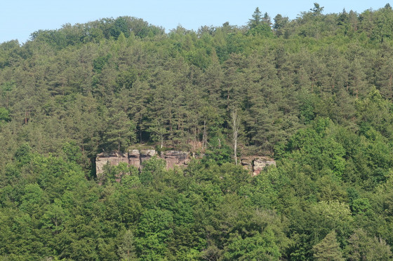 Le rocher du corbeau : vue depuis le rocher du petit moulin