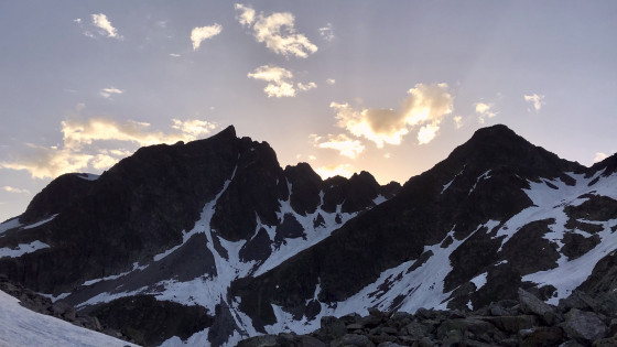Le Rocher du Lac de Cos et le Pic de l\'Agnelin Le Rocher du Lac de Cos et le Pic de l\'Agnelin
