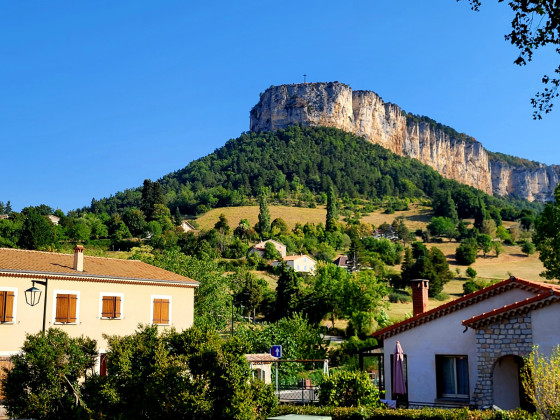 Le Rocher et la Croix de Vellan