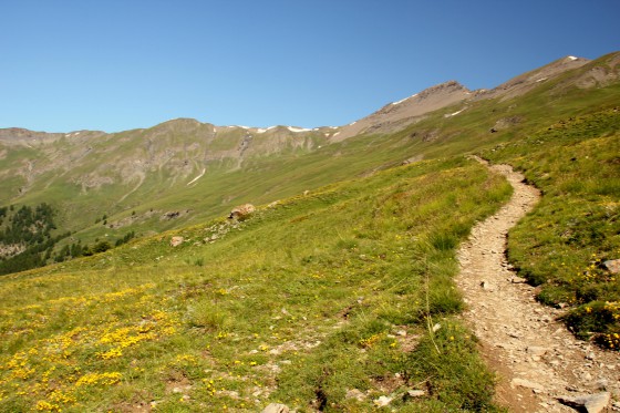 Le sentier continue