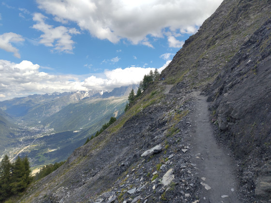 Le sentier de mont&eacute;e