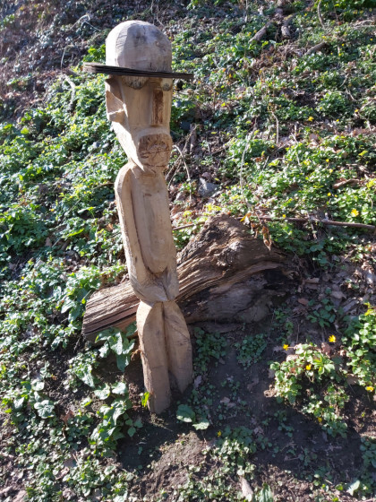 Jolie sculpture le long du sentier du sculpteur