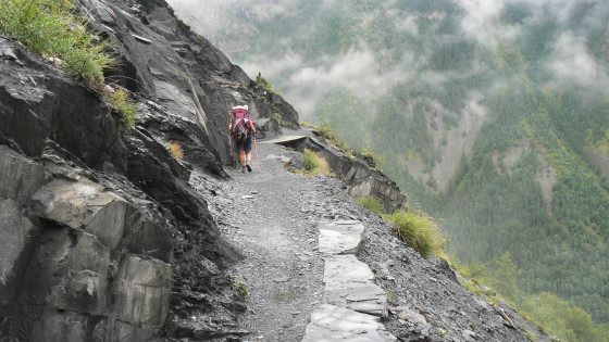 Le sentier en balcon très minéral