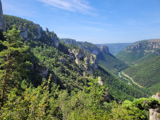 Le Tarn en fond de vallée