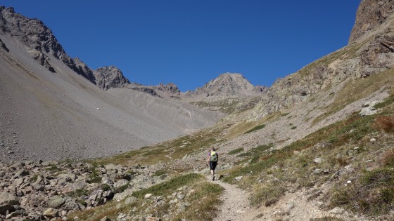 Le Vallon du Fontenil et ses immenses pierriers et moraines