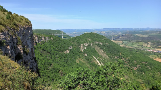 Le Viaduc fait son cirque &agrave; Millau