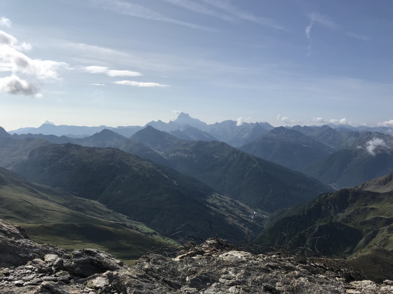 Le Viso en toile de fond