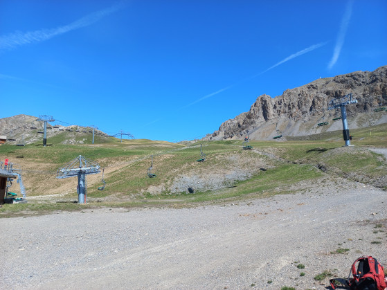 Les 2 télésièges sous le col