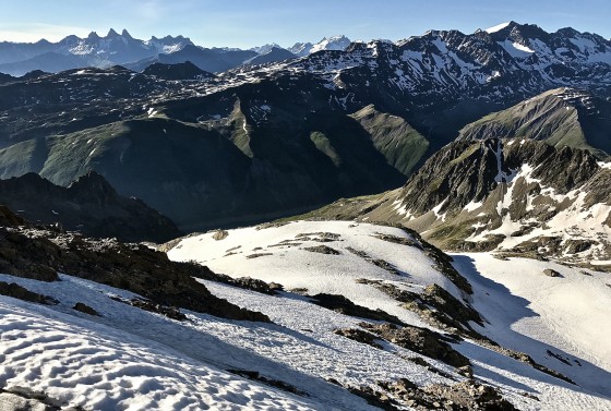 Les Aiguilles d\'Arves et de la Saussaz, la Meije et les Grandes Rousses depuis le Col de Buyant