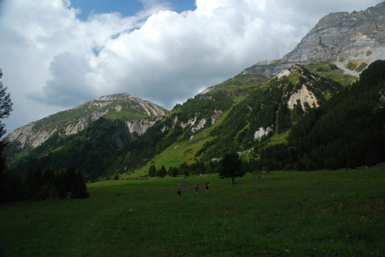 Les alpages tout en bas et le petit Mont-Blanc