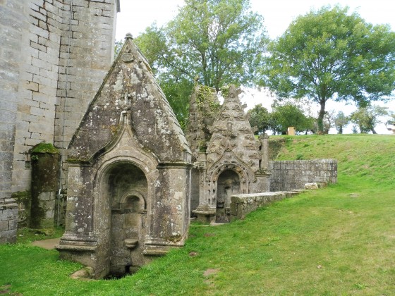 Les fontaines &agrave; Saint-Nicod&egrave;me