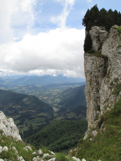 Les impressionnantes falaises au Pas Ernadant