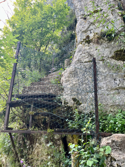 Les marches de la mont&eacute;e apr&egrave;s l&rsquo;Usine hydro&eacute;lectrique