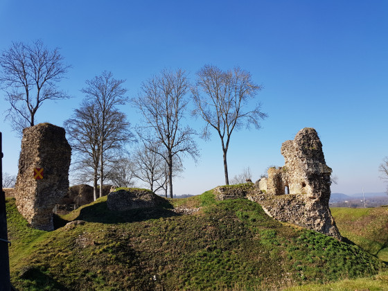 Les ruines du ch&acirc;teau