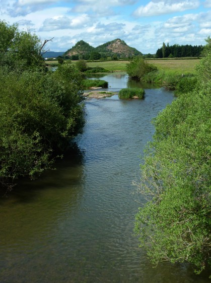 Les terrils depuis la passerelle piétonne.