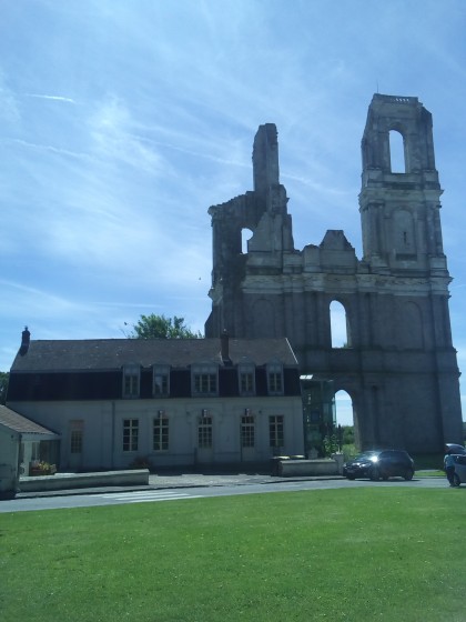 Les tours de l\'ancienne abbaye de Mont-St-Eloi