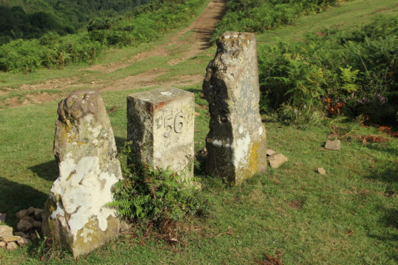 Les trois bornes