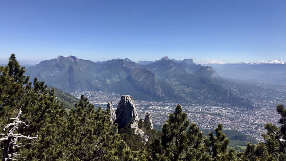 Les Trois Pucelles