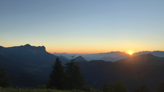 Lever de soleil entre Belledonne et Grandes Rousses