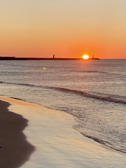 Lever de soleil sur la plage des chalets