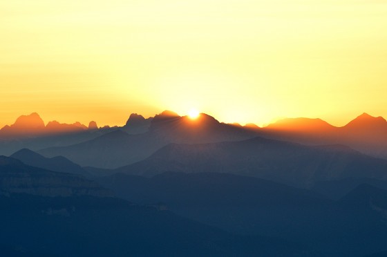 Lever de soleil vu du Veyou - 1589 m.
