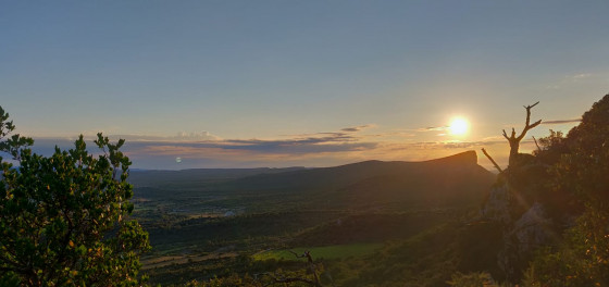 lever du soleil depuis le bas du pic Saint Loup