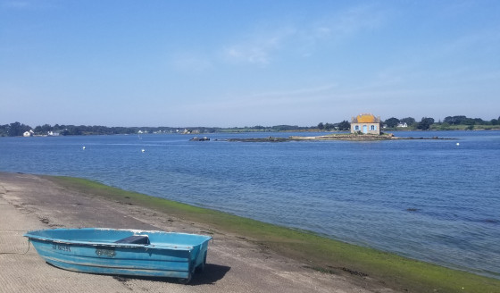 Maison aux volets bleus