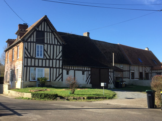Maisons anciennes à Cléville