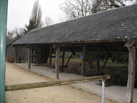 Mehun-sur-Yèvre. Lavoirs Chemin Promenade