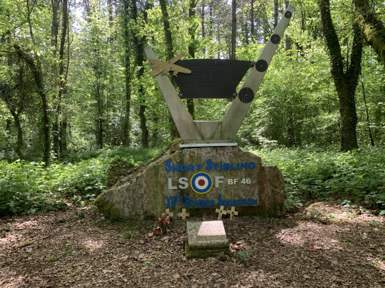 Mémorial dédié aux aviateurs britanniques tombés ici pendant la Seconde Guerre mondiale
