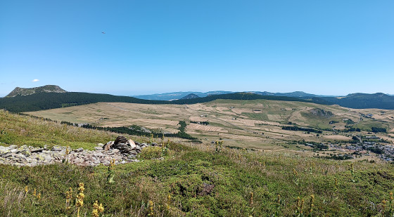 M&eacute;zenc et Estables vu du Mont d'Alambre