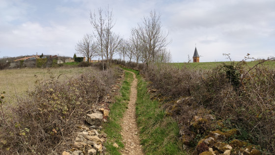Moiré - Clocher en vue