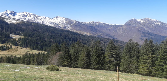 Mont Fourcat &agrave; droite et massif de Tabe