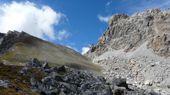 Montée au col de la Stroppia versant Est