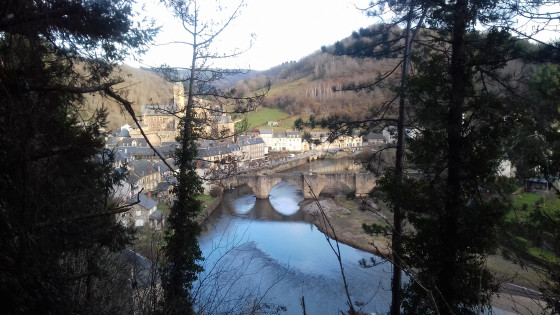 Montée avec vue sur le village