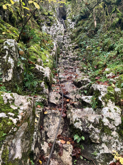 Mont&eacute;e de la Via Ferrata pour la grotte du bec de Judry
