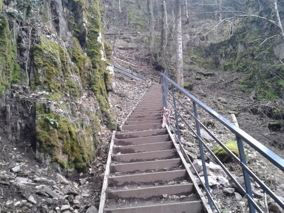 Montée par des escaliers