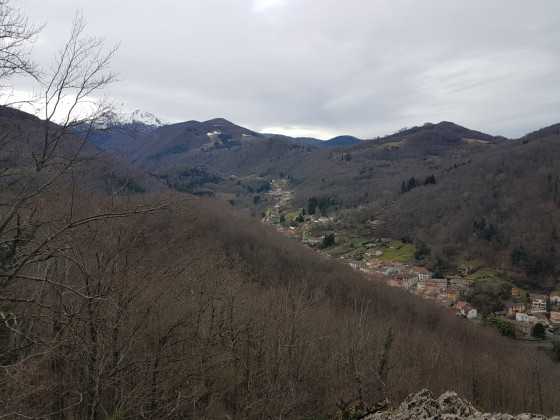Montferrier et le Mont Fourcat enneigé